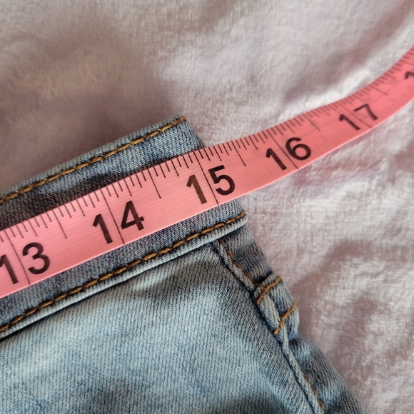 Ardene Distressed Jean Shorts - sz 7 - Picture 8 of 9